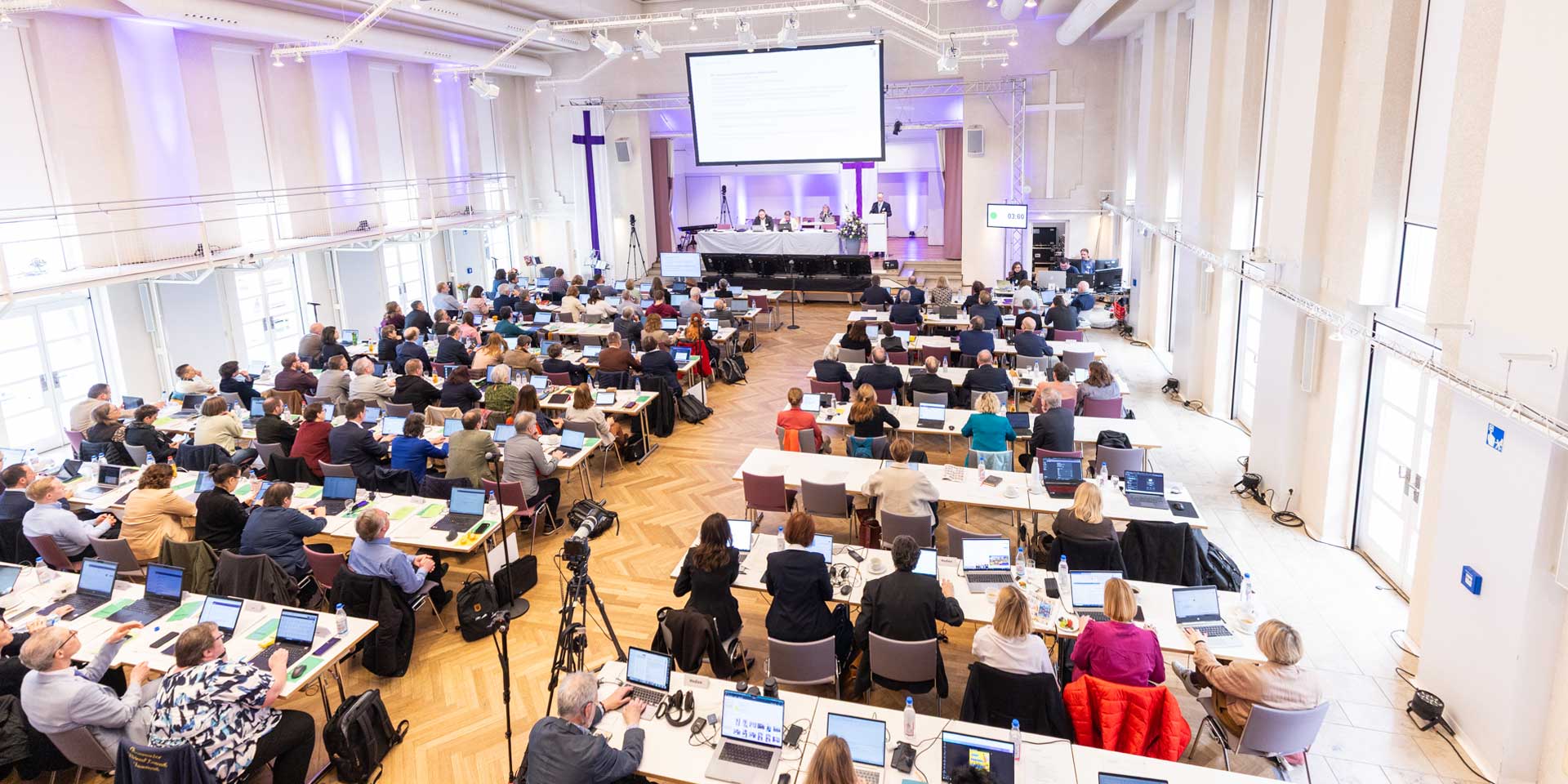  108 gewählte und berufene Kirchenmitglieder sind verantwortlich für wichtige Entscheidungen in kirchlichen Angelegenheiten.